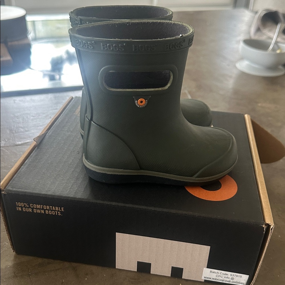 Bogs Waterproof Boots Toddler size 5